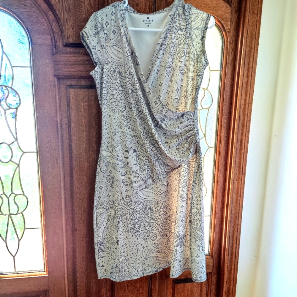 ATHLETA Nectar Dress Surplice Cap Sleeve White/Gray Paisley Size M